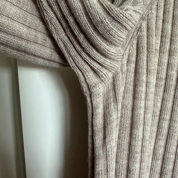 Eileen Fisher Ribbed Knit Sweater in Beige 100% Fine Wool - Picture 4 of 7